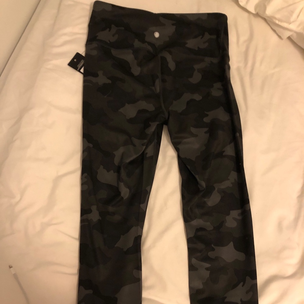 Yogalicious full length leggings size medium